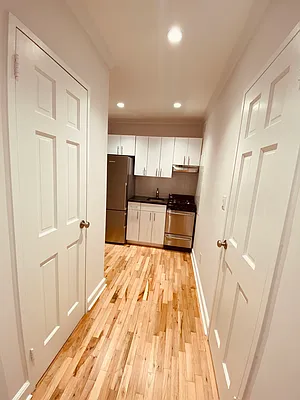 Rented by Metropolis Real Estate of Manhattan | media 3