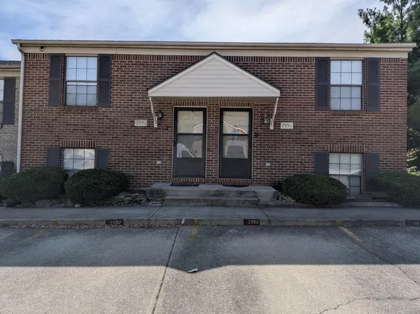 2552 Knightsbridge Ln, Lexington, KY 40509