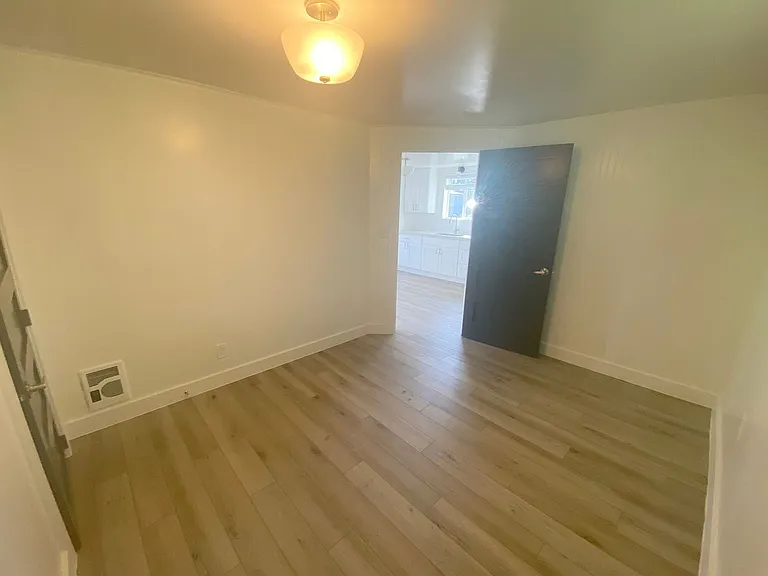 669 W Marine Dr, Astoria, OR 97103 — Photo 7