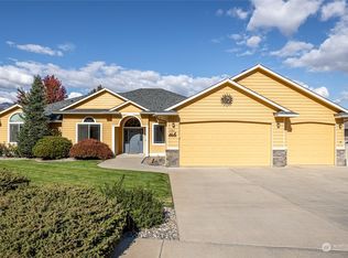 1610 Quail Hollow Ln, Wenatchee, WA 98801