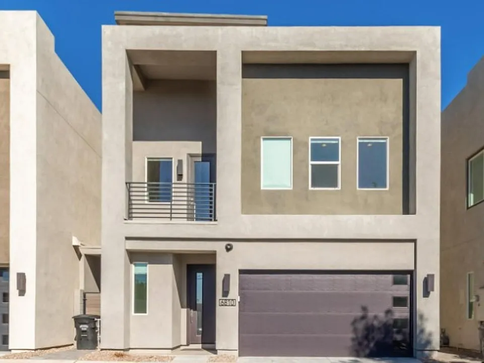 6810 E Lyra Dr