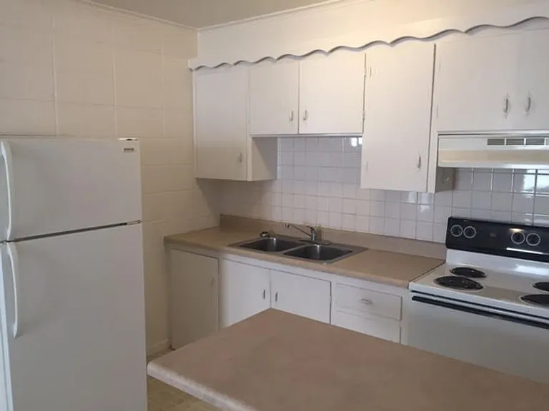 827 E Shawnee St #B — Photo 11