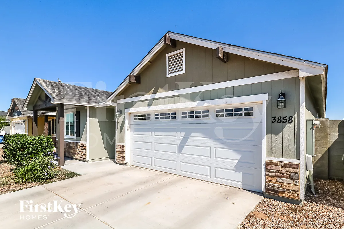 Building Photo - 3858 W Tamarisk Ave