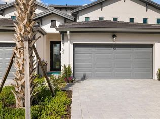 7622 Rockefeller Dr, Naples, FL 34119