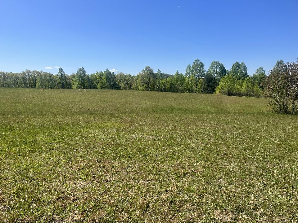 2nd image of 5 Clark Ln
