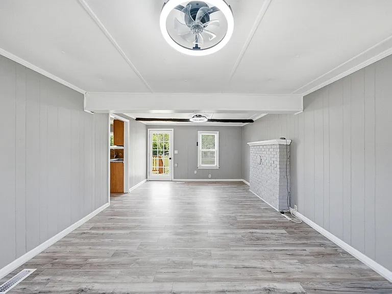 320 E Earp St — Photo 18