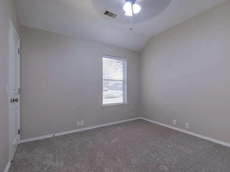 5402 Hickory Harvest Dr — Photo 15