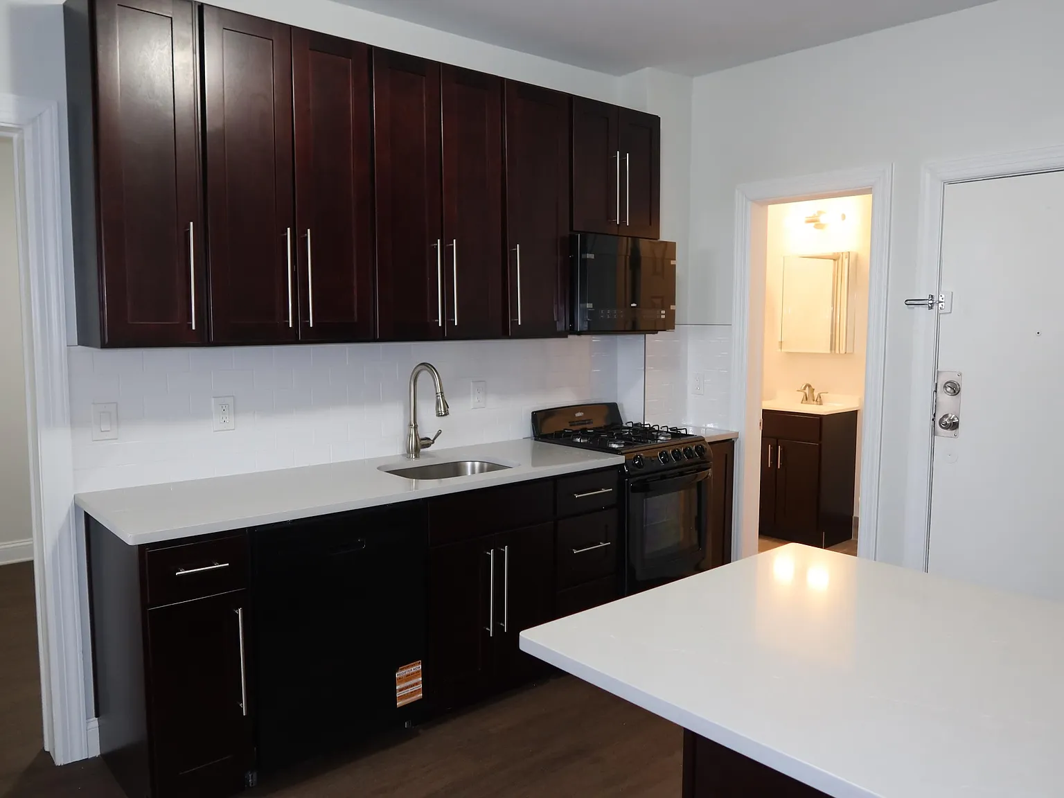 1003 Ave C Apartments — Photo 3