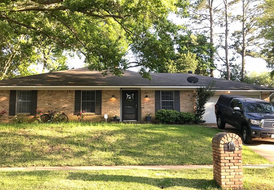 1st image of 2919 Roanoke Ln