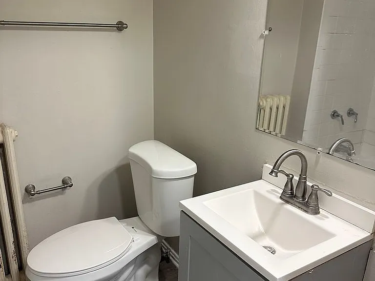 19-49 W Bond St — Photo 8