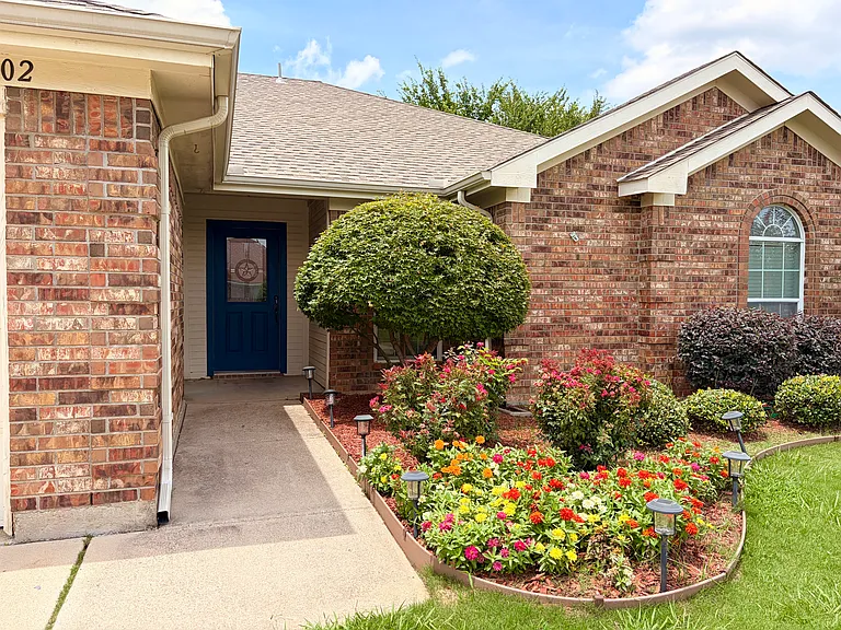 2002 Sword Fish Dr — Photo 3