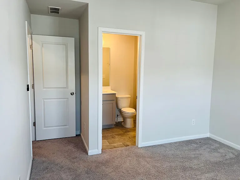 8 Iron Dr — Photo 21