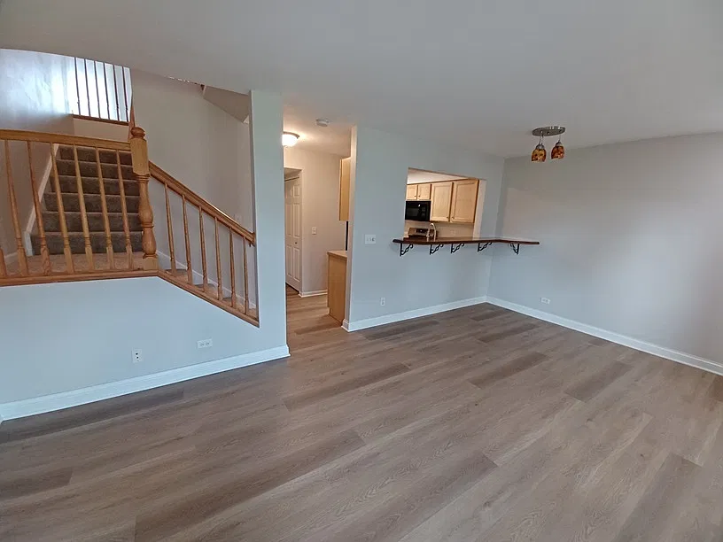 2 bed, 2.5 bath, 1311 sqft, $2,100 — Photo 3