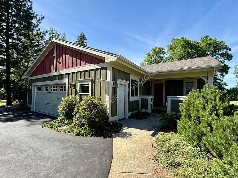 1181 S Sagle Rd — Photo 1