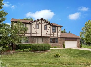27W722 Holly Ct, West Chicago, IL 60185