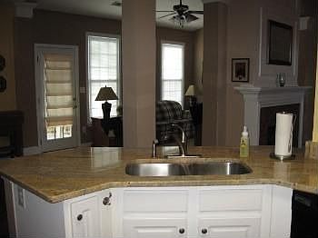 5th image of 1025 Camden Ln