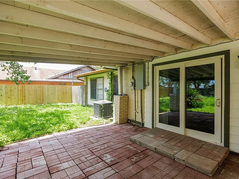 830 Crestview Dr — Photo 33