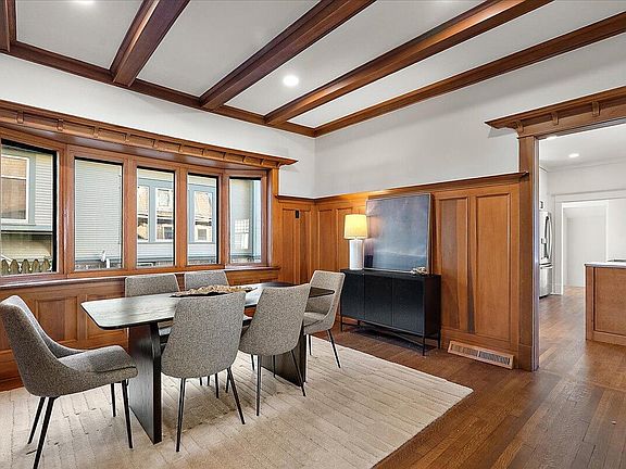 3rd image of 415 Prospect Ave SE
