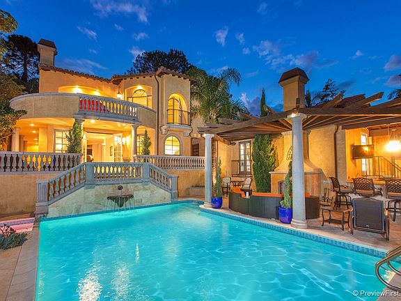 3rd image of 3947 La Cresta Dr