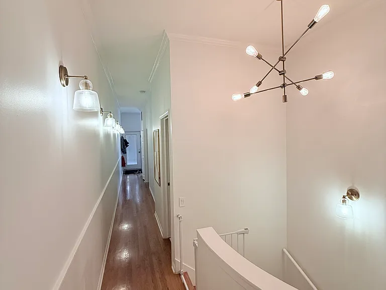 1822 N Sheffield Ave #B1 — Photo 2