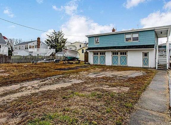 3rd image of 136 W New Jersey Ave