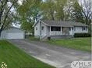 9979 Mevis Dr, Brighton, MI