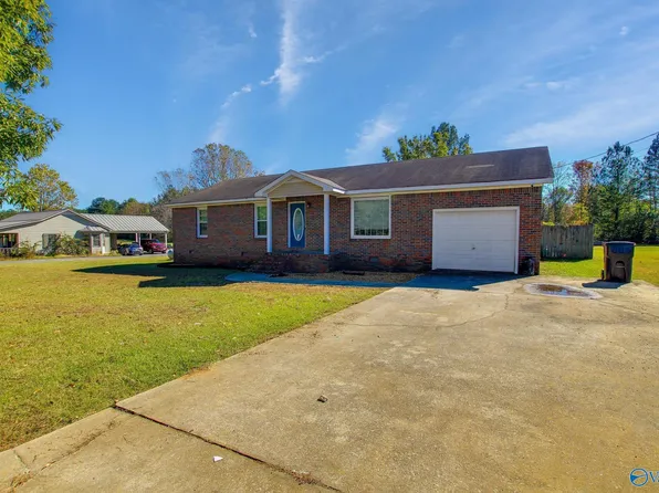 35 Summerford Orr Rd, Falkville, AL 35622