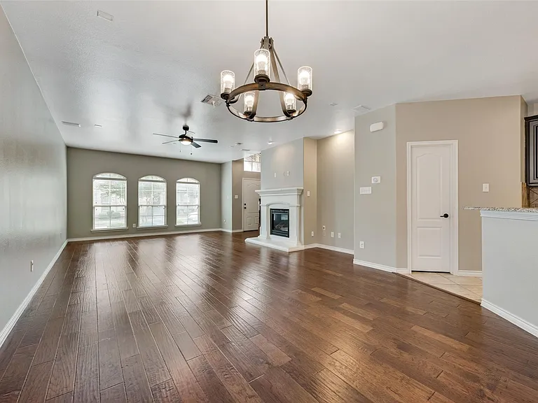4281 Comanche Dr — Photo 6