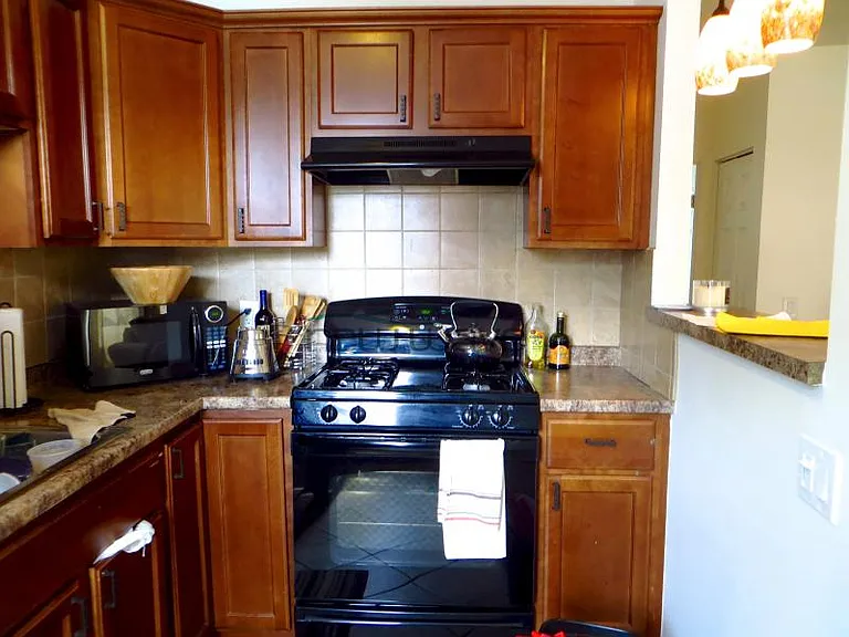 2 Greenwich St #2 — Photo 8