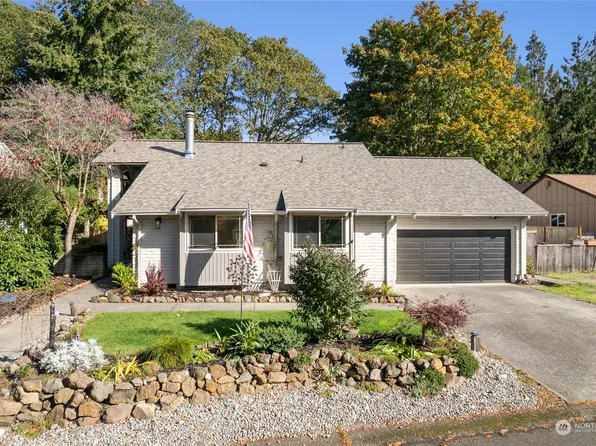 105 Lila St, Steilacoom, WA 98388