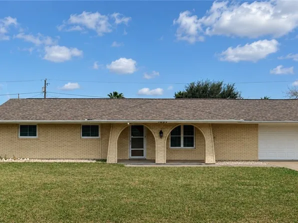 1607 W Palm Dr, Aransas Pass, TX 78336