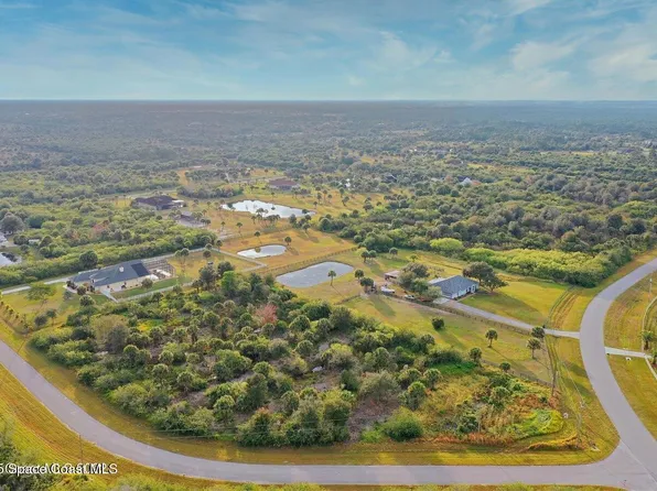 335 Pinto Ln, Palm Bay, FL 32909