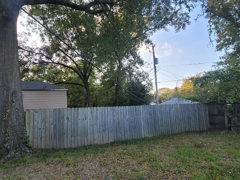 509 Medill St — Photo 8
