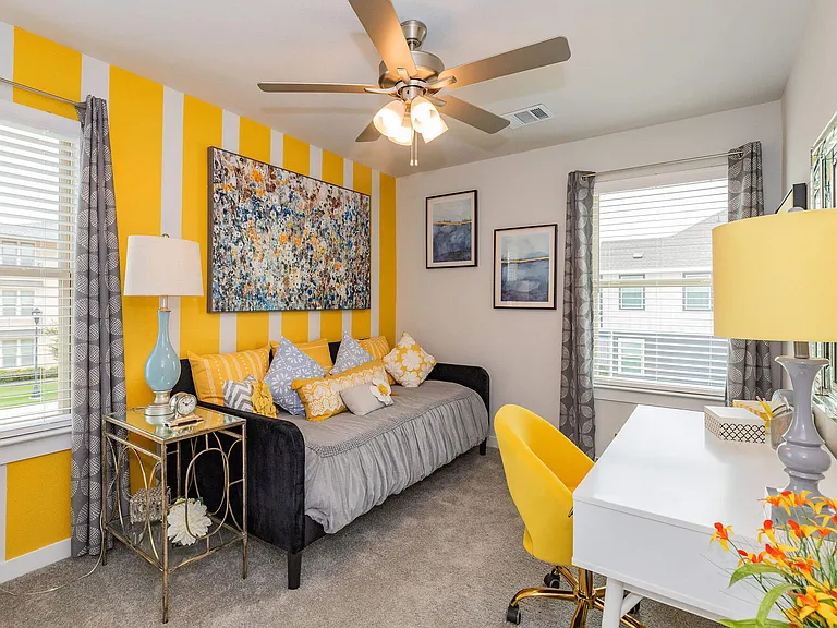 Tavolo Park Townhomes — Photo 22