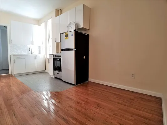 Rented by EXR | media 5