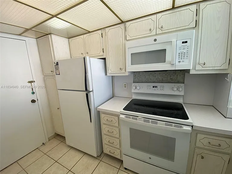 1965 S Ocean Dr #10L — Photo 17