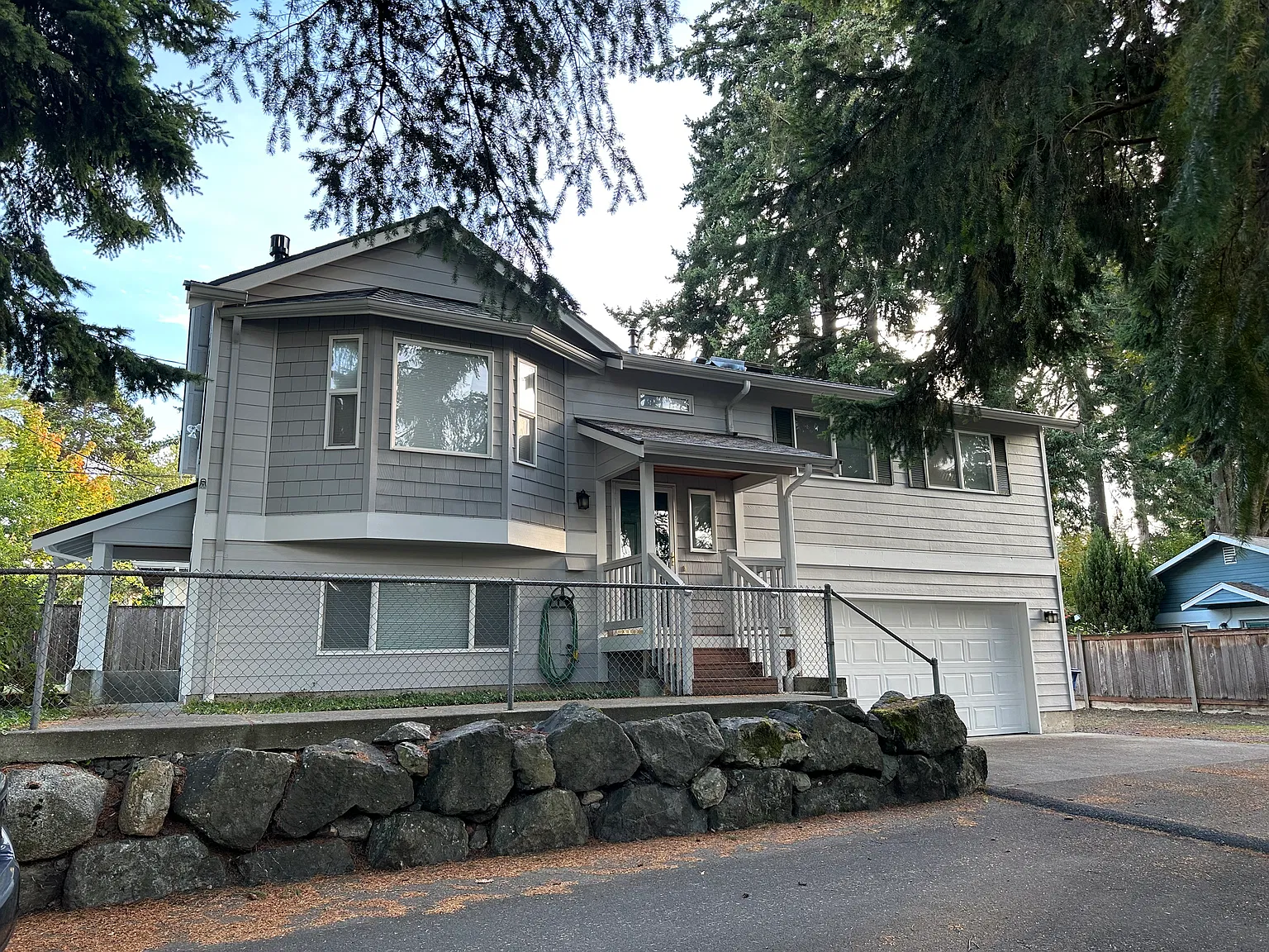 3 bed, 1250 sqft, $3,950 — Photo 1