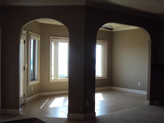 5th image of 31 Royal Vista Dr