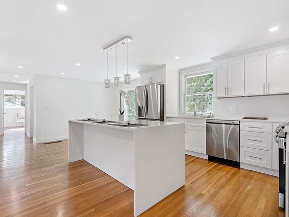 2nd image of 32 Lyman Rd