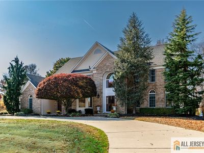 8 Ireland Brook Dr, North Brunswick, NJ, 08902