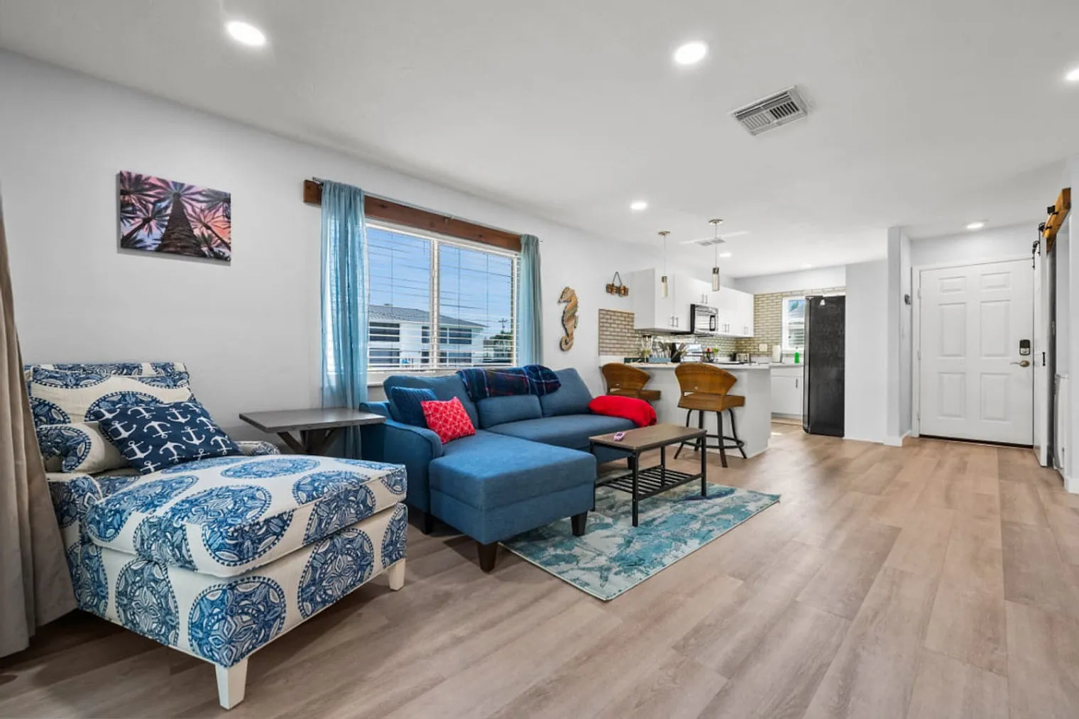 2 bed, 2.0 bath, 1001 sqft, $2,929 — Photo 2