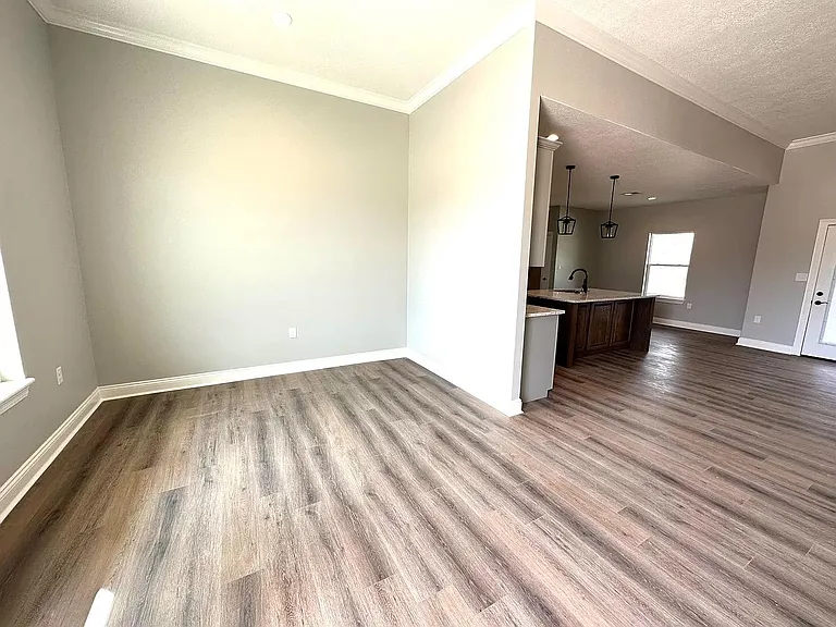 130 Liberty Dr — Photo 13