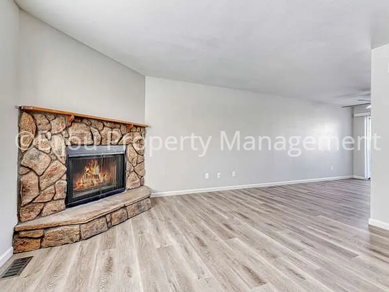 3066 Starlight Cir — Photo 4