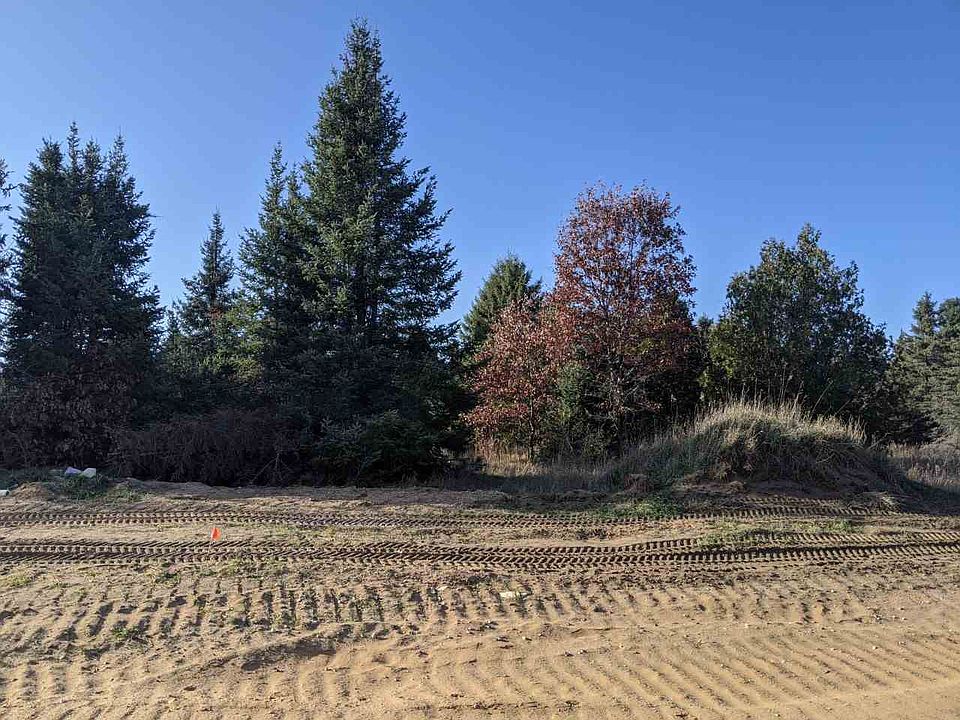 2nd image of 840 Torrey Pines Way