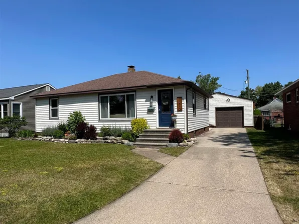 1610 Dakota Ave, Gladstone, MI 49837