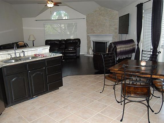 3rd image of 8745 Sunset Trace Dr