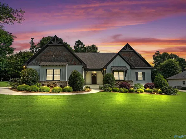 180R Greystone Pass, Guntersville, AL 35976