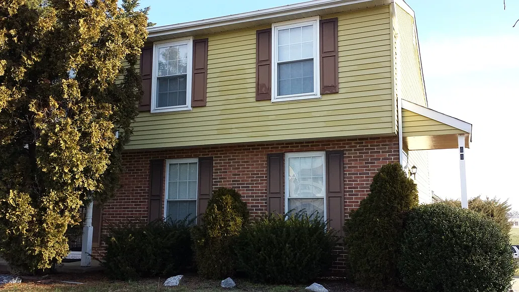 3 bed, 2.5 bath, 1760 sqft, $2,000 — Photo 1