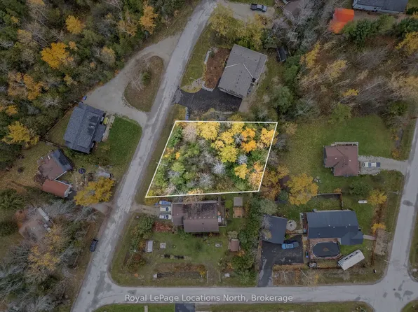 15 Constance Blvd, Wasaga Beach, ON L9Z 2Y5