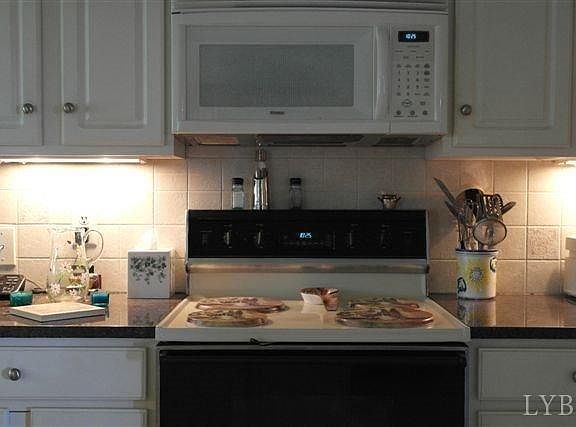 5th image of 205 Foxhall Dr